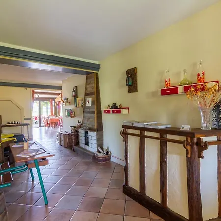 Le Relais Des 5 Chateaux Hotel 3*
