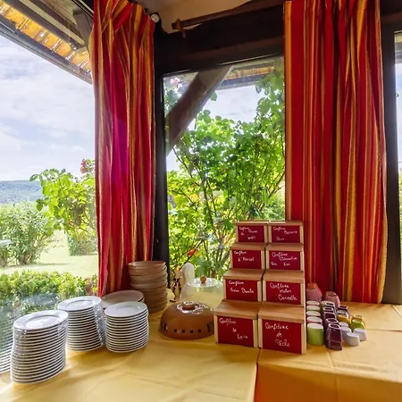 Le Relais Des 5 Chateaux Hotel 3*