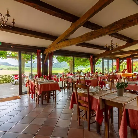 Hotel Le Relais Des 5 Chateaux Vézac