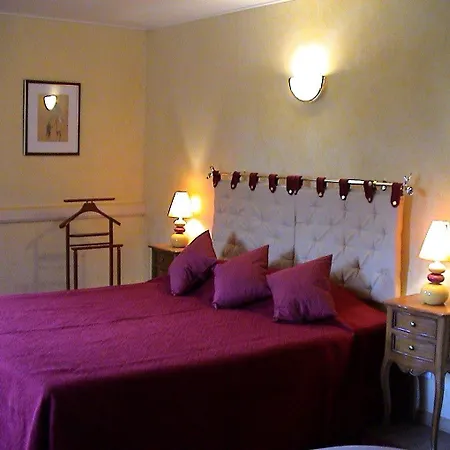 Le Relais Des 5 Chateaux ホテル 3*