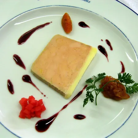 Le Relais Des 5 Chateaux Hotel 3*