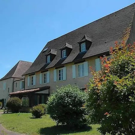 Le Relais Des 5 Chateaux Hotel 3*