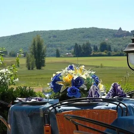 Le Relais Des 5 Chateaux Hotel 3*