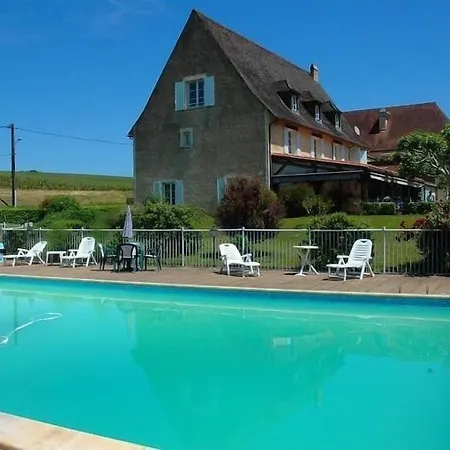 Hotel Le Relais Des 5 Chateaux Vézac