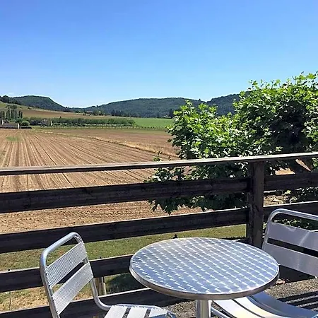 Le Relais Des 5 Chateaux Hotel 3*