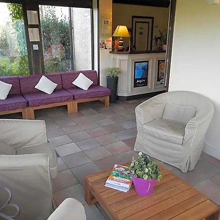 Hotel Le Relais Des 5 Chateaux 3*
