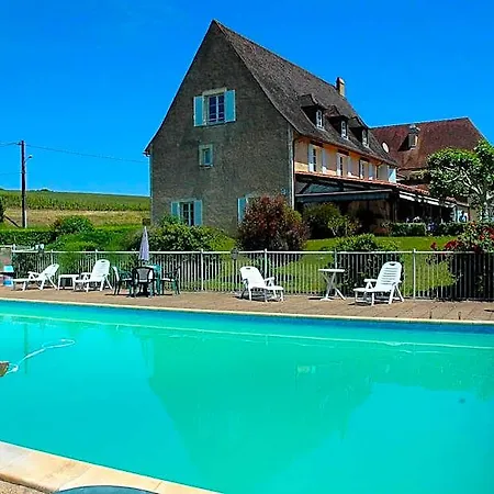 Le Relais Des 5 Chateaux Hotel 3*