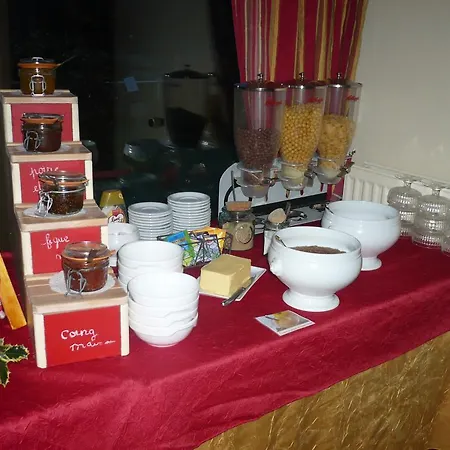 Le Relais Des 5 Chateaux Hotel 3*