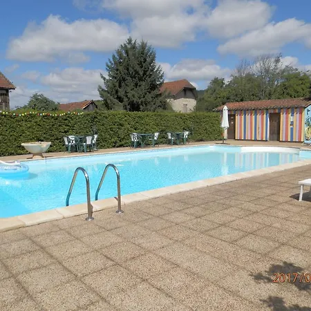 Hotel Le Relais Des 5 Chateaux Vézac