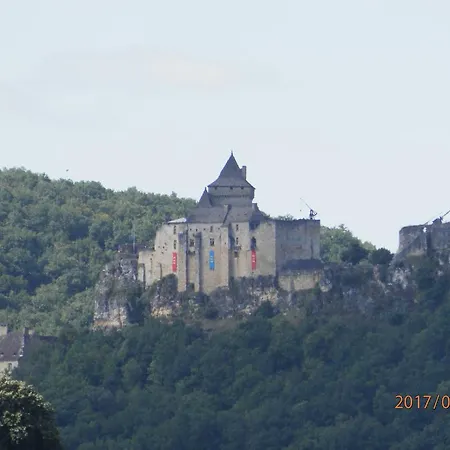 Hotel Le Relais Des 5 Chateaux Vézac