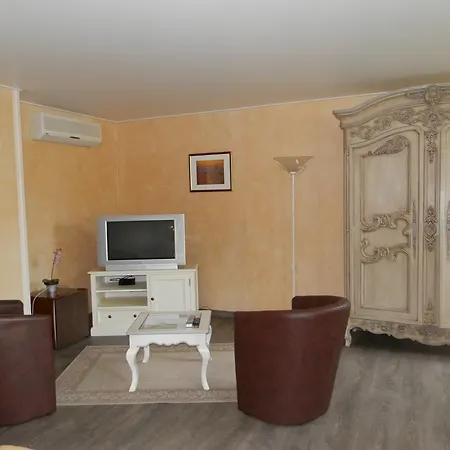 Hotel Le Relais Des 5 Chateaux