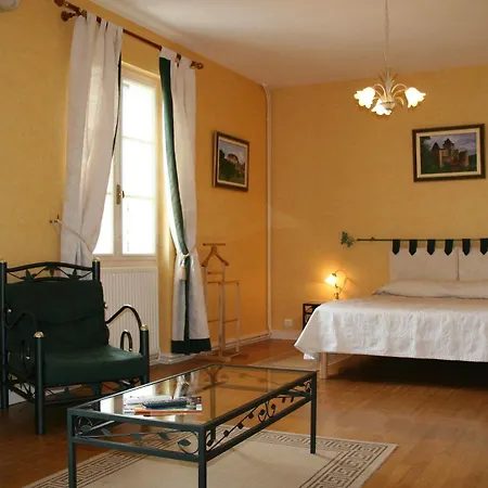 Le Relais Des 5 Chateaux Hotel 3*