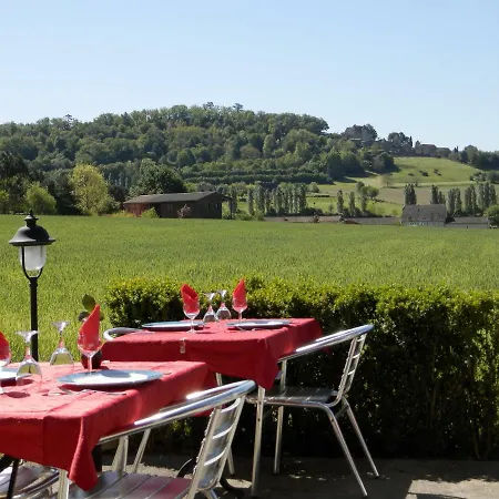 Le Relais Des 5 Chateaux Hotel 3*