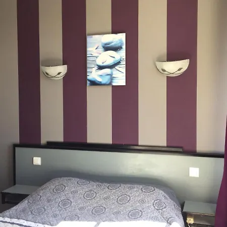 Hotel Le Relais Des 5 Chateaux 3*