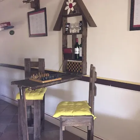 Le Relais Des 5 Chateaux Hotel