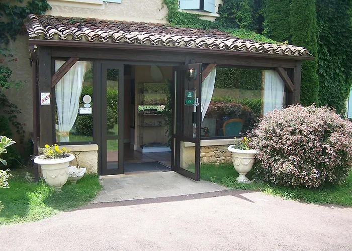 Hotel Le Relais Des 5 Chateaux Vézac