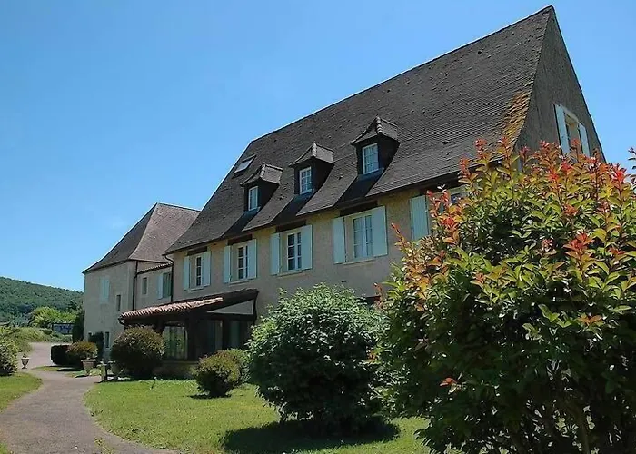 Le Relais Des 5 Chateaux Hotel 3*