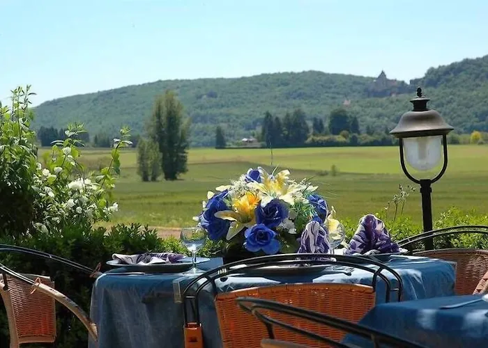 Le Relais Des 5 Chateaux Hotel 3*