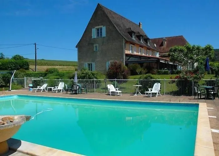 Hotel Le Relais Des 5 Chateaux Vézac