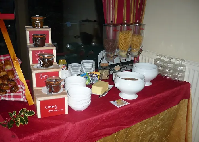 Le Relais Des 5 Chateaux Hotel 3*