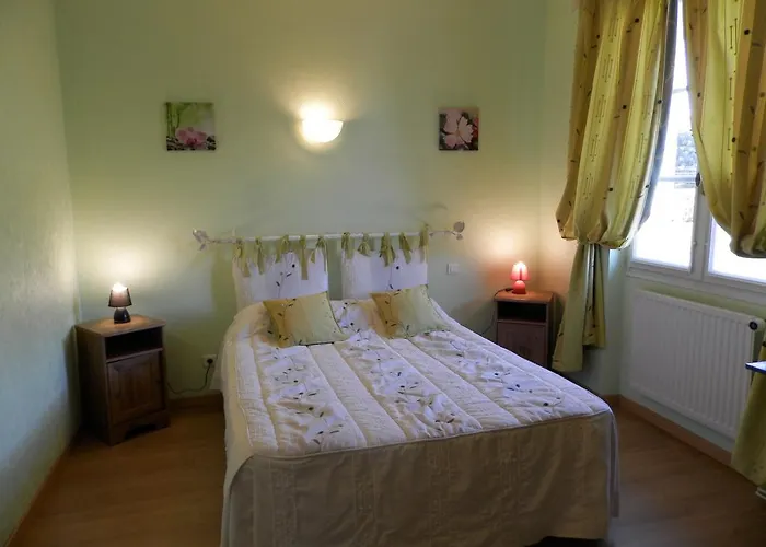 Le Relais Des 5 Chateaux Hotel 3*