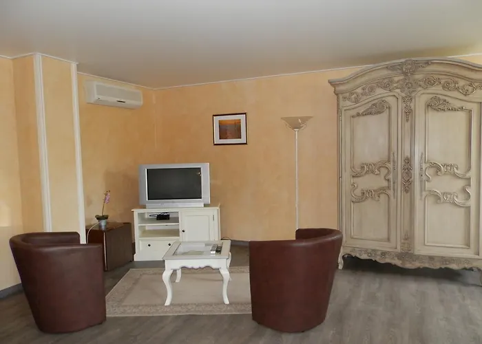 Hotel Le Relais Des 5 Chateaux