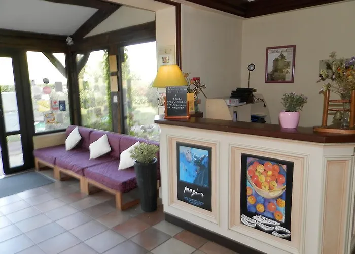 Le Relais Des 5 Chateaux Hotel 3*