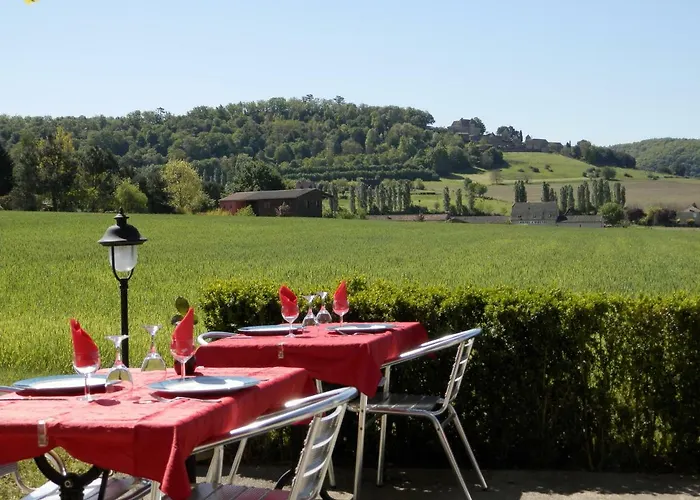 Le Relais Des 5 Chateaux Hotel 3*